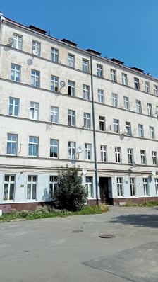 <p>Legnicka 27</p>