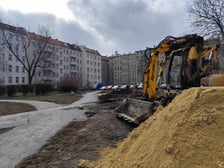 <p>Remontuje się duże podw&oacute;rze na Ołbinie</p>