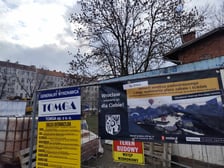 <p>Zaczęło się korytowanie pod obrzeża alejek</p>
