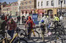 Kosnultacje społeczne na temat przebiegu trasy tramwajowej na Psie Pole