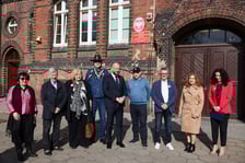 Odsłonięcie krasnala w XVII LO we Wrocławiu - 10.03.2025