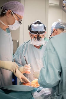 <p>operacja z wykorzystaniem robota Da Vinci</p>