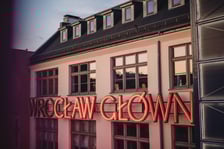 <p>Podw&oacute;rko neon&oacute;w</p>