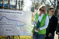 <p>Renata Granowska, podpisanie umowy na projekt trasy tramwajowej przez Klecinę (4 kwietnia 2025 roku)</p>