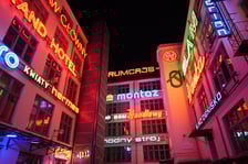 Wrocławska galeria neonów przy Ruskiej znów świeci! Niezwykły pokaz - 5.04.2025