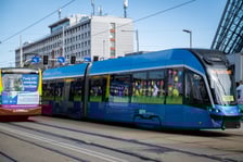 Wielkanocny tramwaj MPK Wrocław na placu Grunwaldzkim