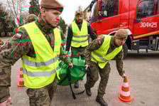 <p>Ewakuacja mieszkańc&oacute;w DPS w ramach ćwiczeń słuzb i programy Bezpieczny Wrocław</p>