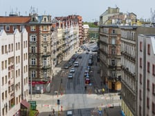 <p>Ulica Kościuszki. Na pierwszym planie skrzyżowanie z Więckowskiego&nbsp;</p>