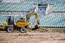 Wymiana murawy na stadionie Tarczyński Arena we Wrocławiu