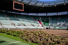 Wymiana murawy na stadionie Tarczyński Arena we Wrocławiu