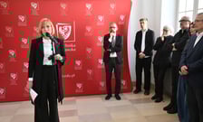 Konkurs na projekt Centrum Technologii Medycznych HealthTech Synergy Hub PWr. Przewodnicząca sądu konkursowego prof. Magdalena Kozień-Woźniak, dziekan Wydziału Architektury Politechniki Krakowskiej