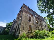 <p>Ruiny pałacu von Zedlitza w Czerńczycach, oddalonych ok. 25 km od Wrocławia</p>