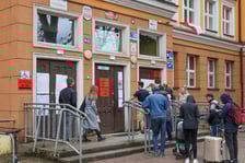 Wrocław głosuje. Zdjęcia z lokali wyborczych na Ołbinie i Karłowicach-Różance (komisje nr 58 , 59, 258)