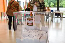 Głosowanie w komisji nr 108 w liceum nr 5 przy Kuronia na Hubach