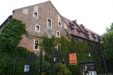 Głosowanie w komisji nr 6 w Arsenale, w Muzeum Miejskim Wrocławia