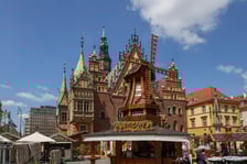 <p>Jarmark Świętojański we Wrocławiu rusza od piątku 23 maja</p>