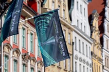 Dekoracje na finał Ligi Konferencji we Wrocławiu
