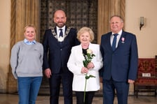 <p>Prezydent odznaczył medalami pary z długoletnim pożyciem</p>
