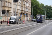 Przystanki wiedeńskie przy skrzyżowaniu ulic Sienkiewicza i Piastowskiej w przeddzień uruchomienia