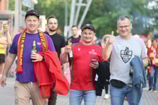 Kibice przed Stadionem Olimpijskim przed meczem Betard Sparta Wrocław - Włókniarz Częstochowa - 30 maja 2025 r.