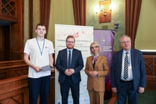 Wręczenie nagród laureatom II Olimpiady Sztucznej Inteligencji we wrocławskim Ratuszu