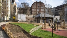 <p>Wyremontowana część podw&oacute;rka im. Wszystkich Mieszkańc&oacute;w&nbsp;</p>