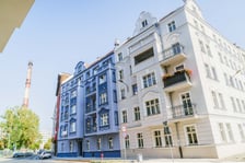 Kurkowa 61-63 po remoncie fasady w 2024 roku