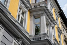 <p>Kamienica przy ul. Cybulskiego 19 - wykusze</p>