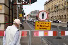 Przy skrzyżowaniu Świdnickiej z Piłsudskiego, druga połowa czerwca 2025