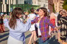 <p>Pierwsza Wrocławska (świętojańska) Potańc&oacute;wka na placu Wolności</p>