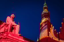 <p>Viedeo mapping i iluminacje na Ratuszu</p>