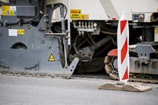 Sprzęt budowlany i drogowcy na Bajana, pierwszy dzień remontu (23 czerwca 2025)