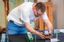Mateusz Wawrowski na targach "Fajnie się składa" w Czasoprzestrzeni