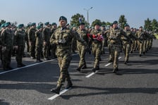 Wakacje z wojskiem i uroczystość wręczenia broni w 10  Wrocławskiej Brygadzie Łączności