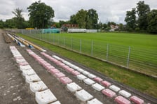 Częściowo wyburzony budynek klubowy oraz stadion użytkowany przez ZKS Polar Wrocław