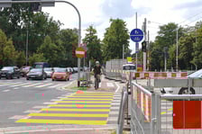 <p>Remont na skrzyżowaniu ulic Powstańc&oacute;w Śląskich i Jastrzębiej we Wrocławiu. 26.07.2025</p>
