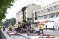 <p>Remont na skrzyżowaniu ulic Powstańc&oacute;w Śląskich i Jastrzębiej we Wrocławiu. 26.07.2025</p>