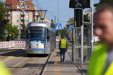Tramwaje znów jeżdżą ul. Bardzką - 2 sierpnia 2025