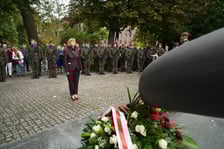Uroczystości przy pomniku Rotmistrza Witolda Pileckiego w 81. rocznicę wybuchu Powstania Warszawskiego