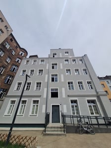 <p>Oficyna przy ul. Łukasińskiego</p>