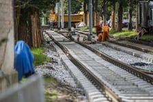 Budowa torowiska na ulicy Kosmonautów