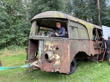 Wrak legendarnego autobusu Bałtyk, który trafił do Muzeum Motoryzacji WENA w Oławie