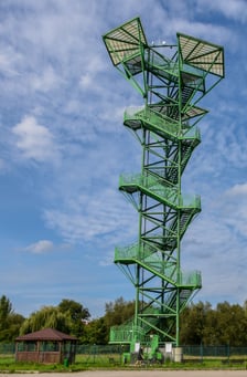 Do wieży w Kotowicach