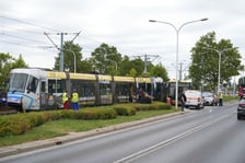 <p>21 sierpnia na wrocławskim Gaju doszło do kolizji z udziałem tramwaju i autobusu</p>
