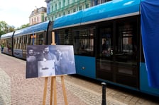 Tramwaj im. Piotra Bednarza – nadanie imienia. Uczestnicy spotkania, 22 sierpnia 2025 r.
