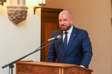 <p>Prezydent Jacek Sutryk podczas uroczystości nadania stopnia awansu zawodowego nauczyciela mianowanego</p>