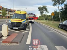 Zderzenie i dachowanie osobówki na ul. Królewieckiej we Wrocławiu