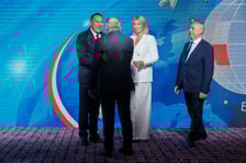 <p>Nagrody "Teraz" Polska" dla os&oacute;b w szczeg&oacute;lny spos&oacute;b promujących Dolny Śląsk otrzymali Piotr Zieliński i Marek Krajewski</p>
