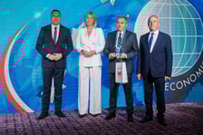 <p>Nagrodę dla piłkarza Piotra Zielińskiego odebrał jego ojciec, Bogusław</p>