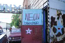 <p>Backstage galerii Neon Side otwarty był przez 2 godziny 20 września. Ale będzie go można zobaczyć raz jeszcze</p>